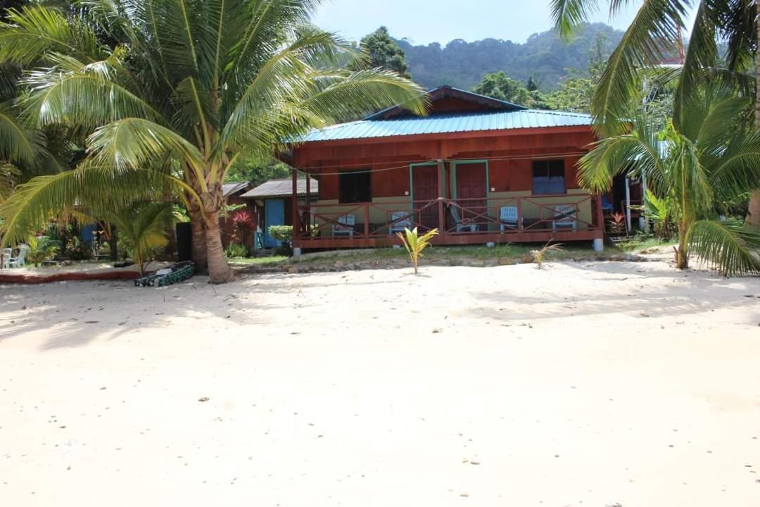 Ella'S Place Salang Tioman Hotell Rum bild