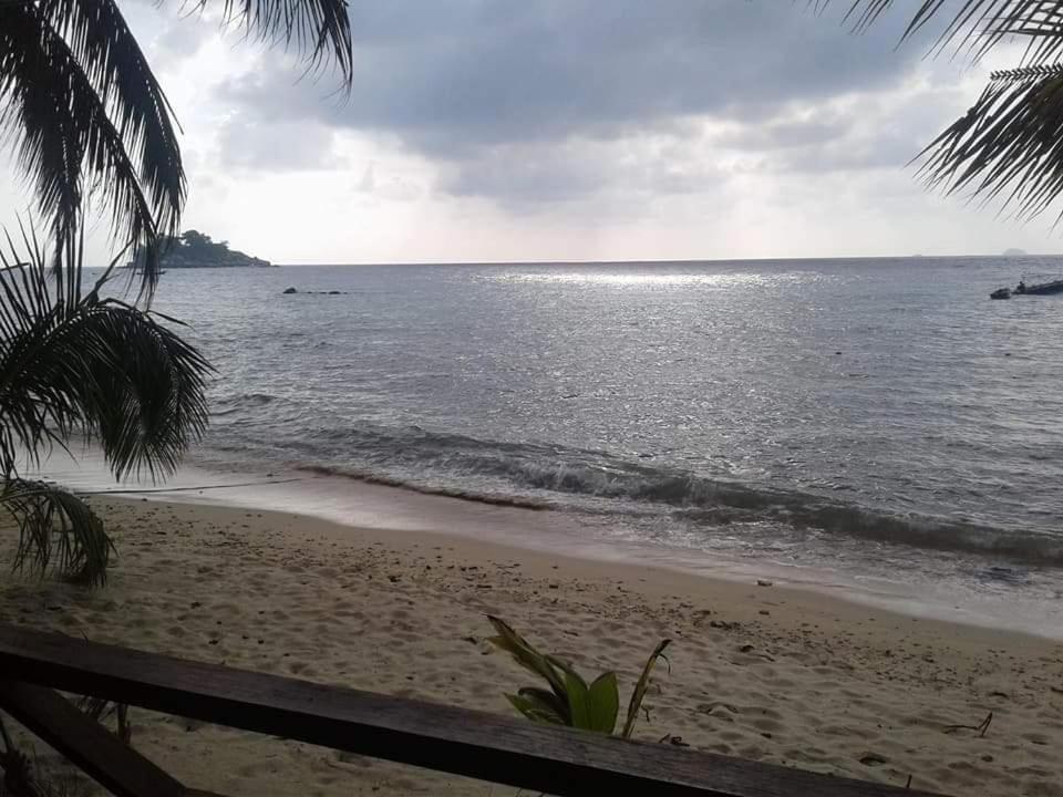 Ella'S Place Salang Tioman Kampong Ayer Batang Exteriör bild