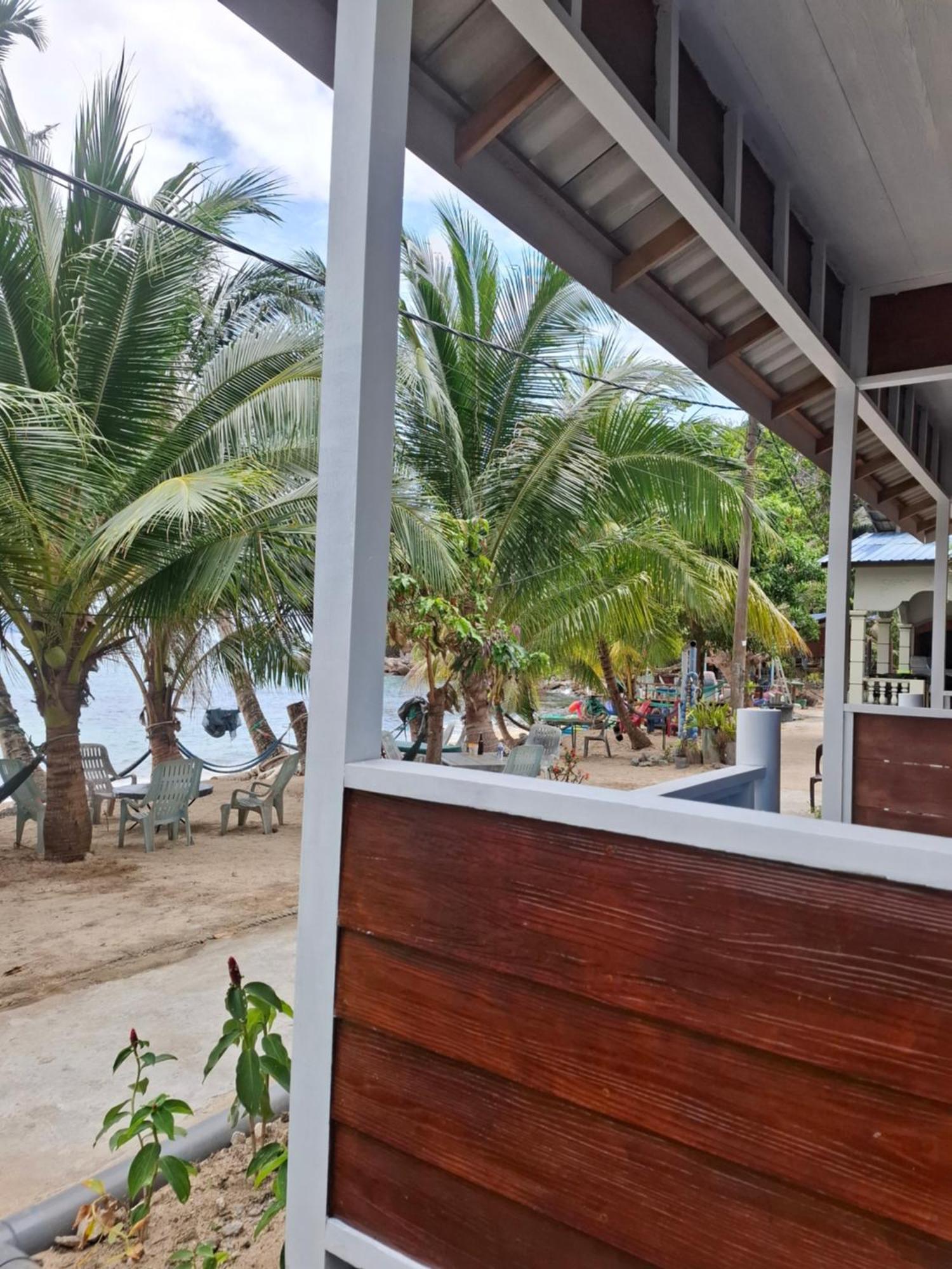 Ella'S Place Salang Tioman Kampong Ayer Batang Exteriör bild