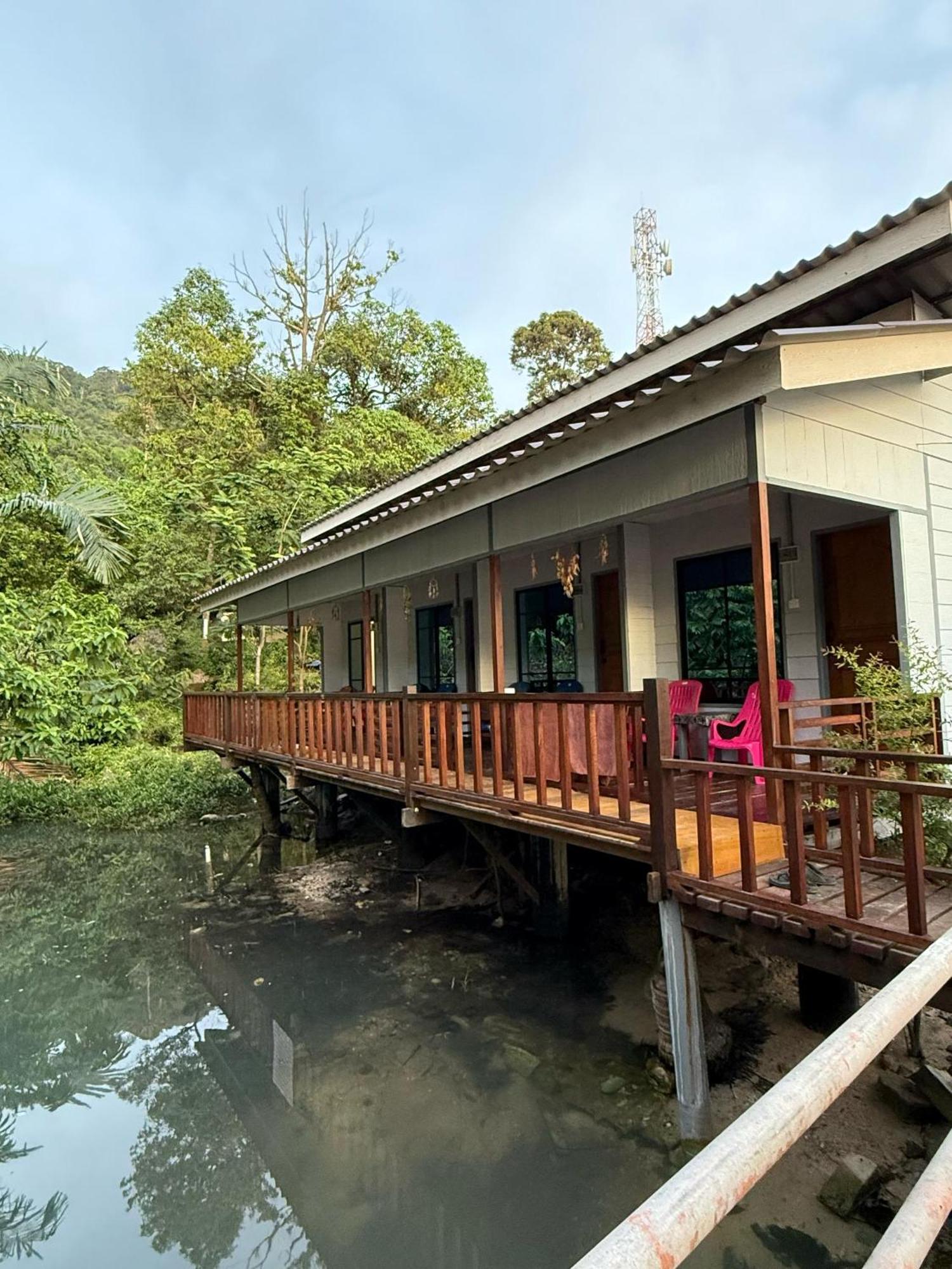 Ella'S Place Salang Tioman Kampong Ayer Batang Rum bild